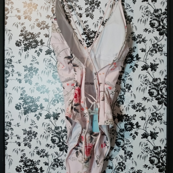 Swimsuit - Picture 3 of 3